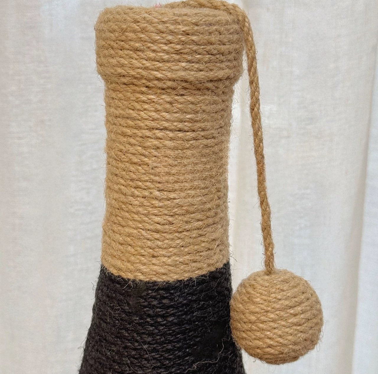 Luxury Cat Scratcher Post – Wine Bottle Design