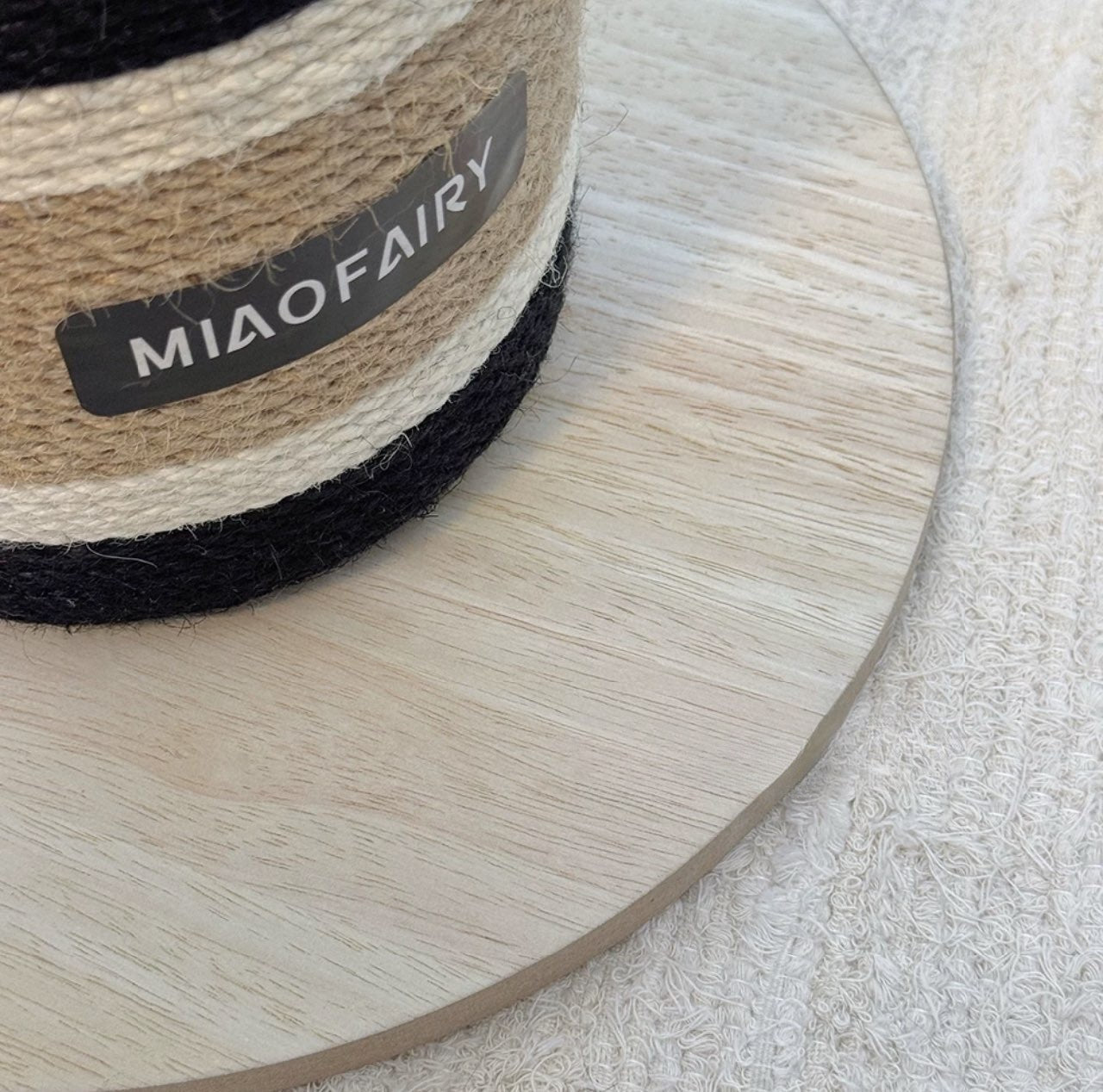 Luxury Cat Scratcher Post – Wine Bottle Design