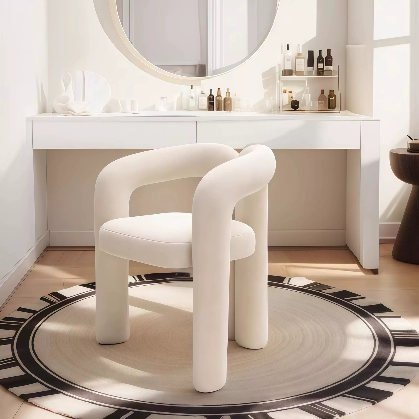 Luna Embrace™ Cream Velvet Cosmetic Chair
