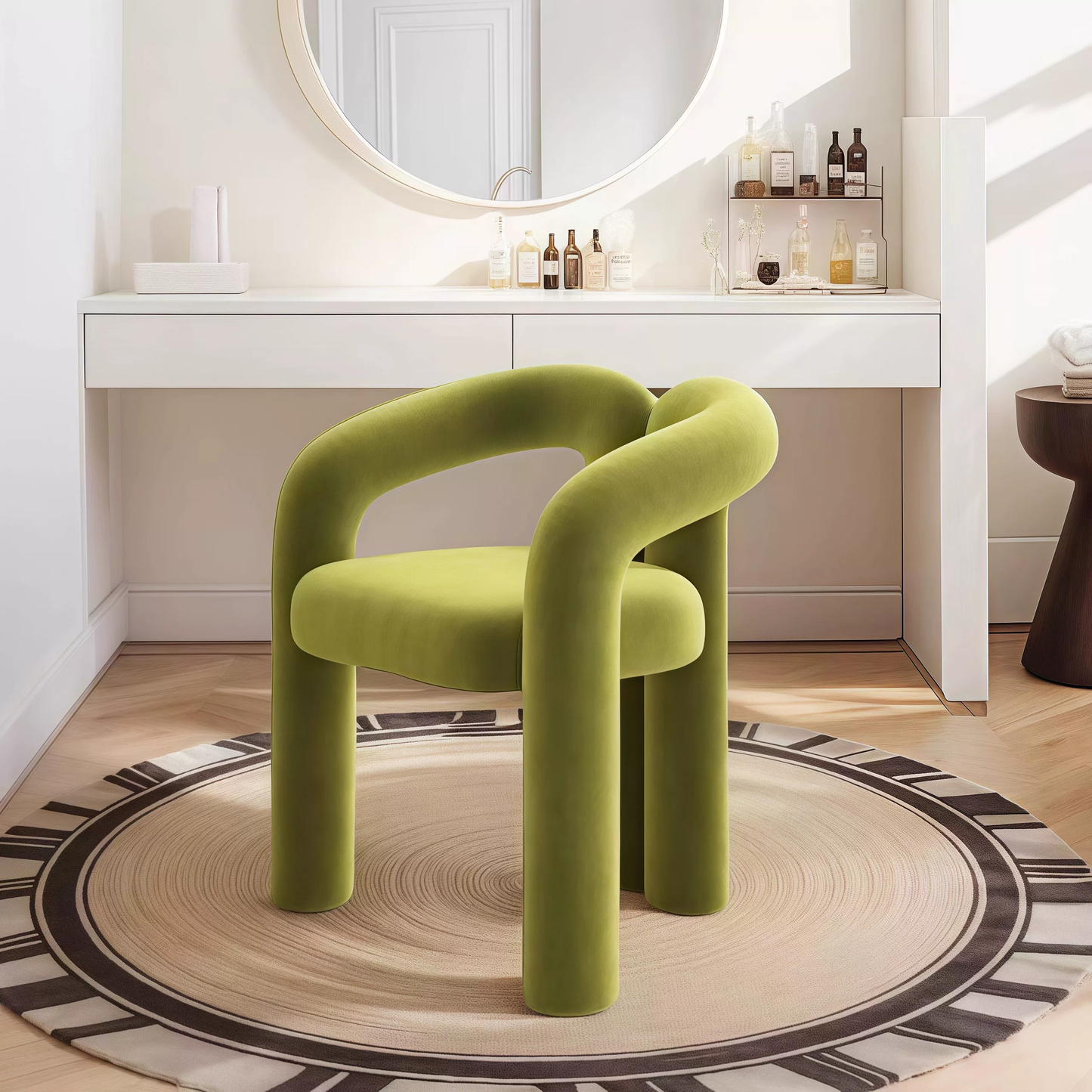 Luna Embrace™ Cream Velvet Cosmetic Chair